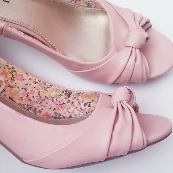 AMERICAN EAGLE Pink Front Knot Peep-Toe Kitty Heels - Picture 6 of 12